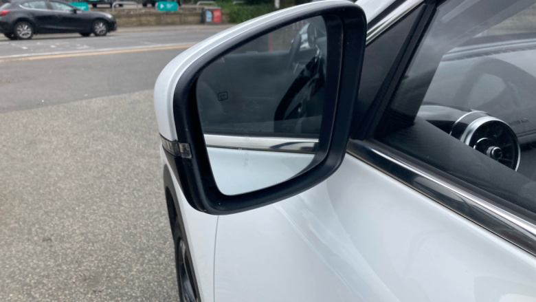 MG HS 1.5 T-GDI Trophy 5dr DCT Petrol Hatchback